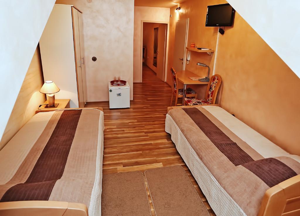 Apartmani Amaro Novi Sad Zimmer foto