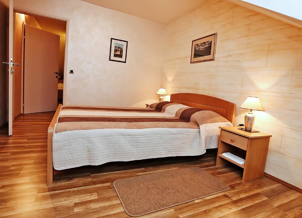 Apartmani Amaro Novi Sad Zimmer foto