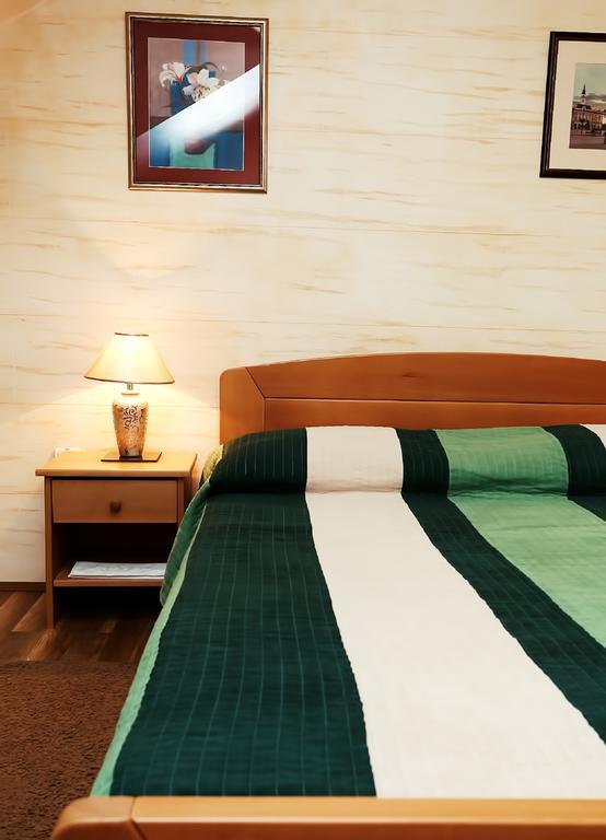 Apartmani Amaro Novi Sad Zimmer foto